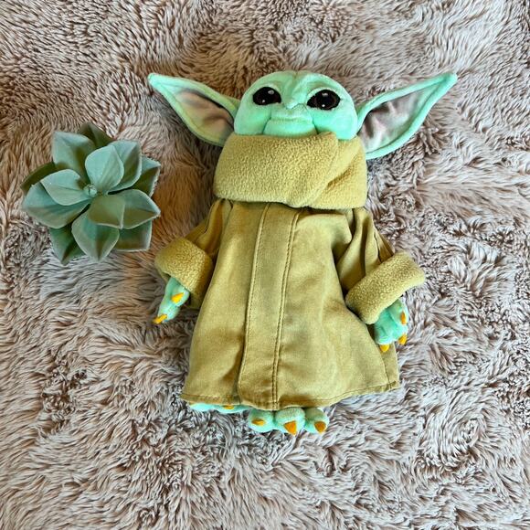 Disney Star Wars The Child (Baby Yoda) The Mandalorian Stuffed Animal - Picture 1 of 13